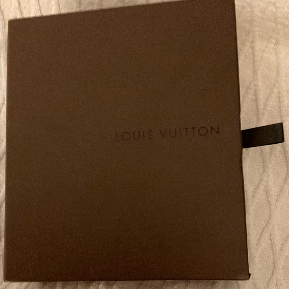 Louis Vuitton Gift Box - LIKE NEW CONDITION - Picture 4 of 6
